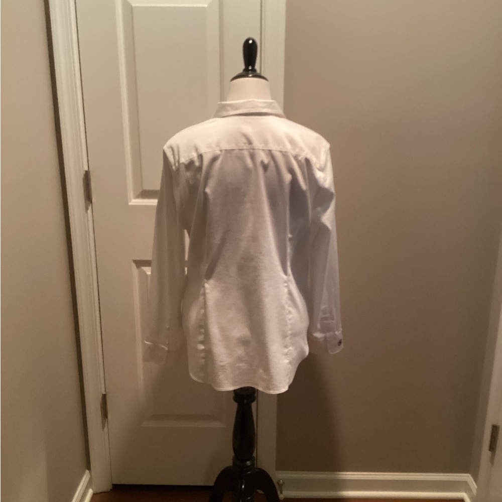 Chico’s Fitted No Iron Shirt